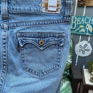 Levis cropped 542 jeans